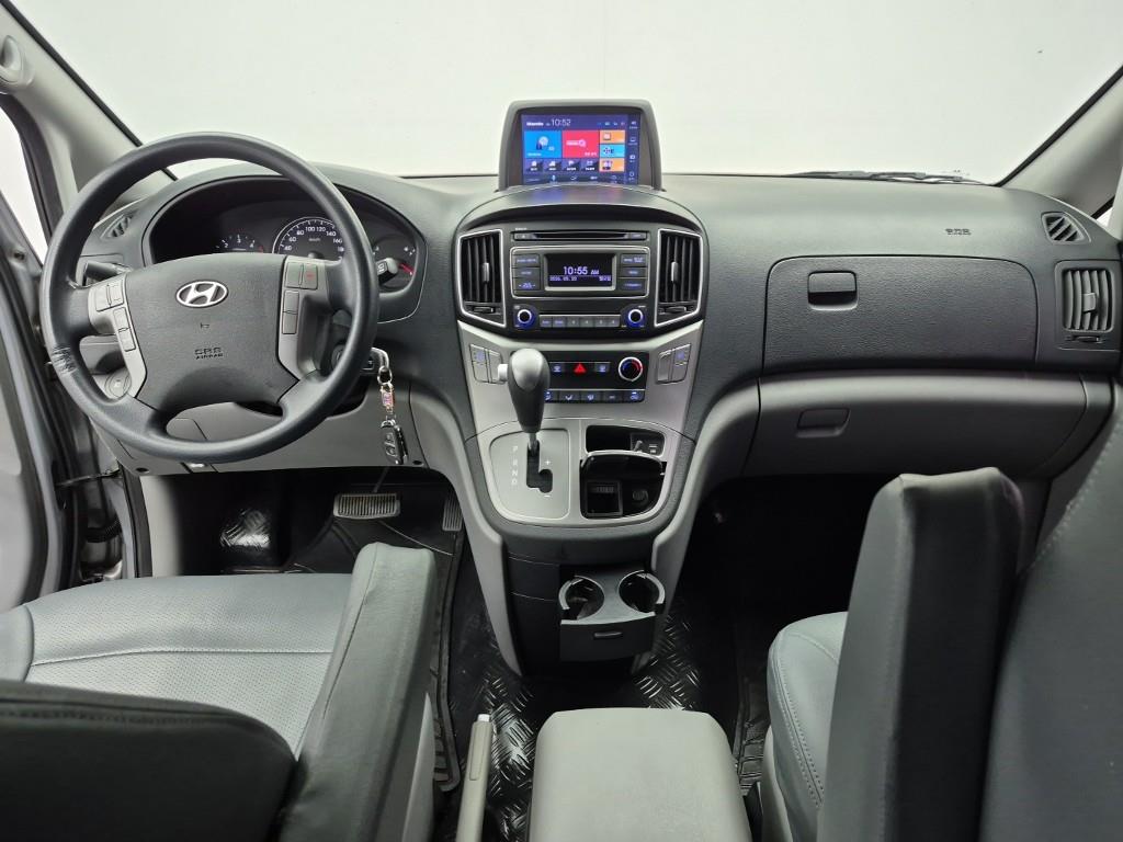 HYUNDAI Starex - Vista 5