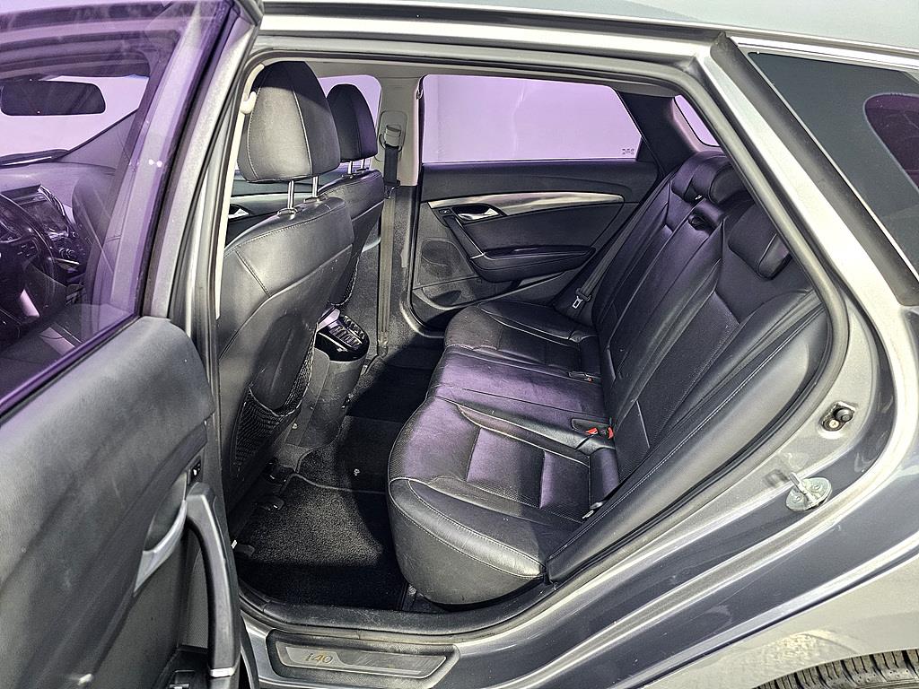 HYUNDAI i40 - Vista 9