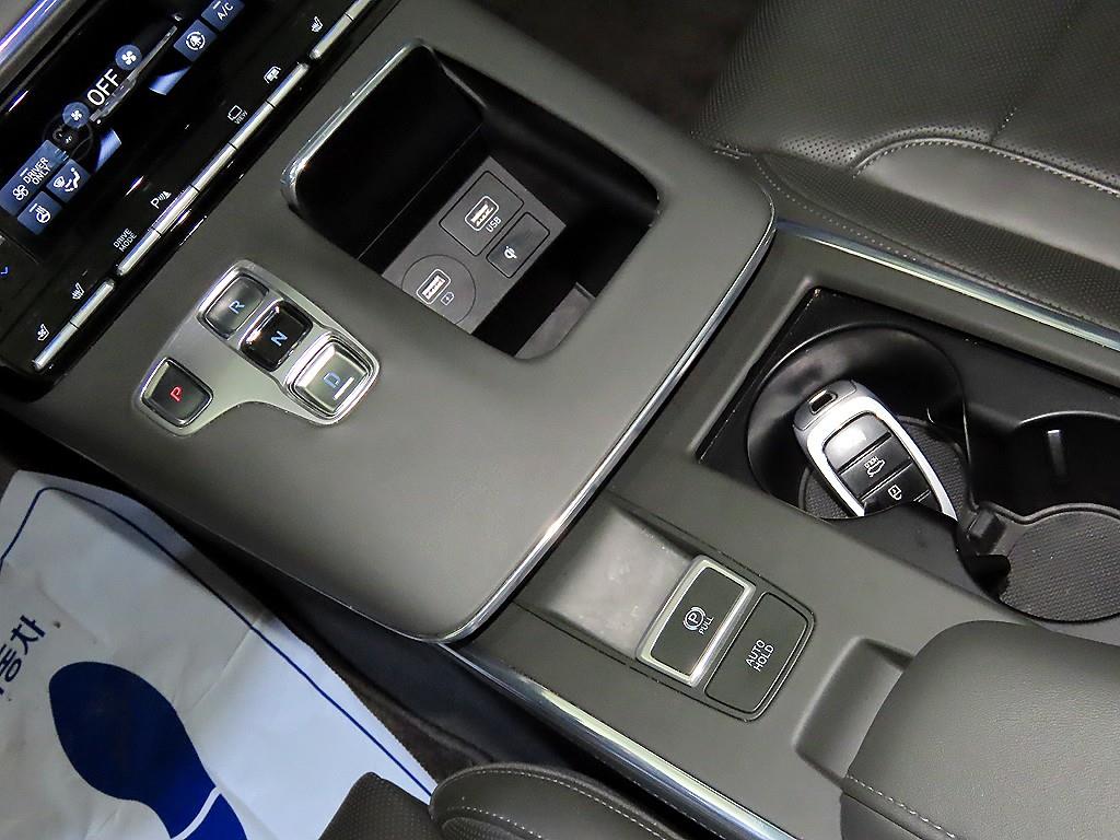 HYUNDAI Grandeur - Vista 12