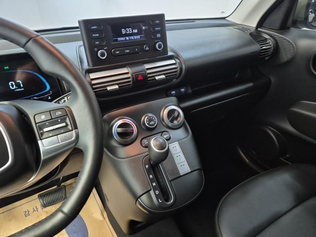 HYUNDAI Casper - Vista 10