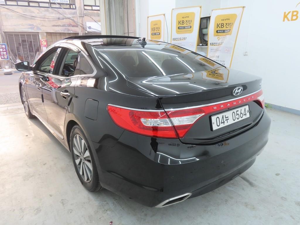 HYUNDAI Grandeur - Vista 4