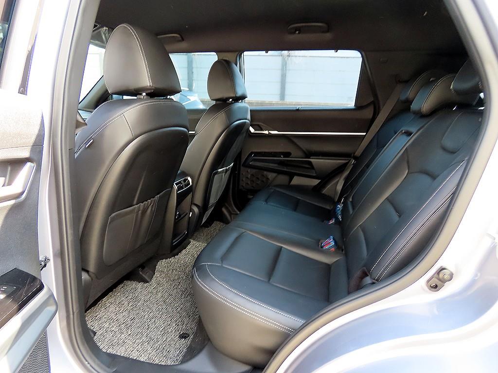 Ssangyong Torres - Vista 6