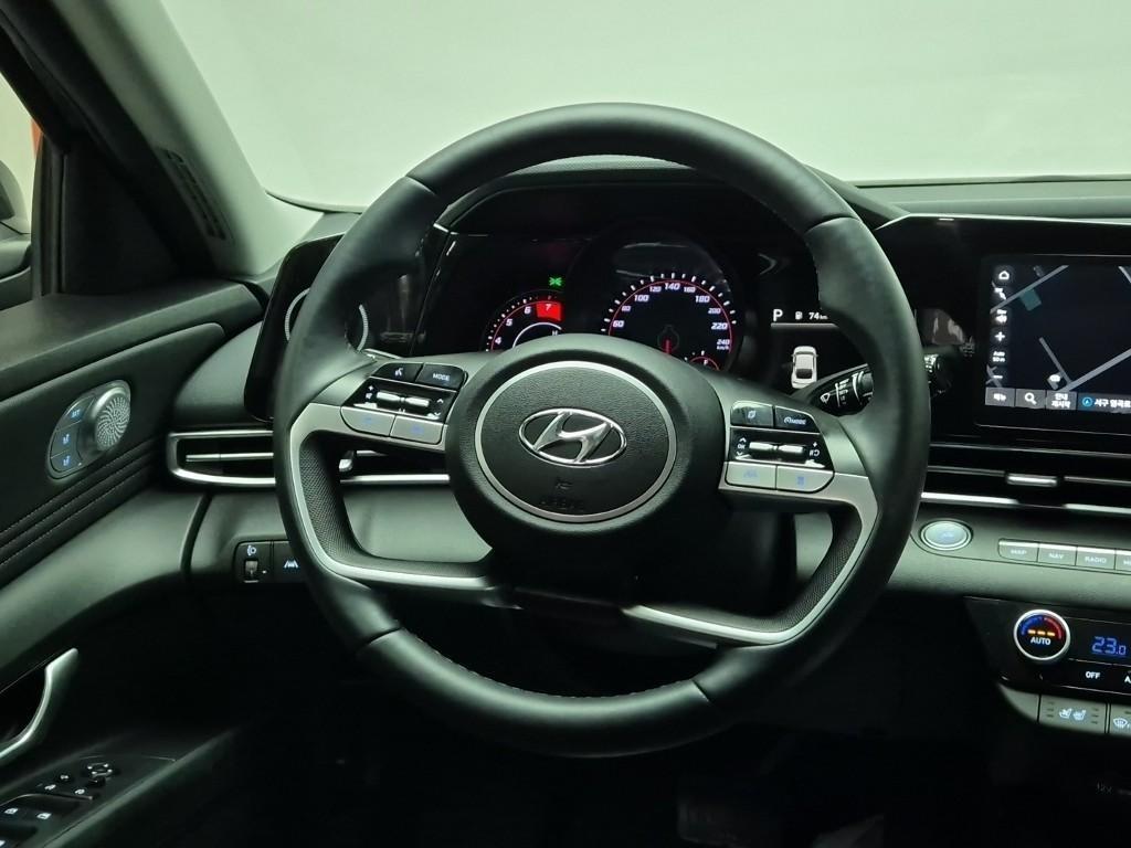 HYUNDAI Avante - Vista 8