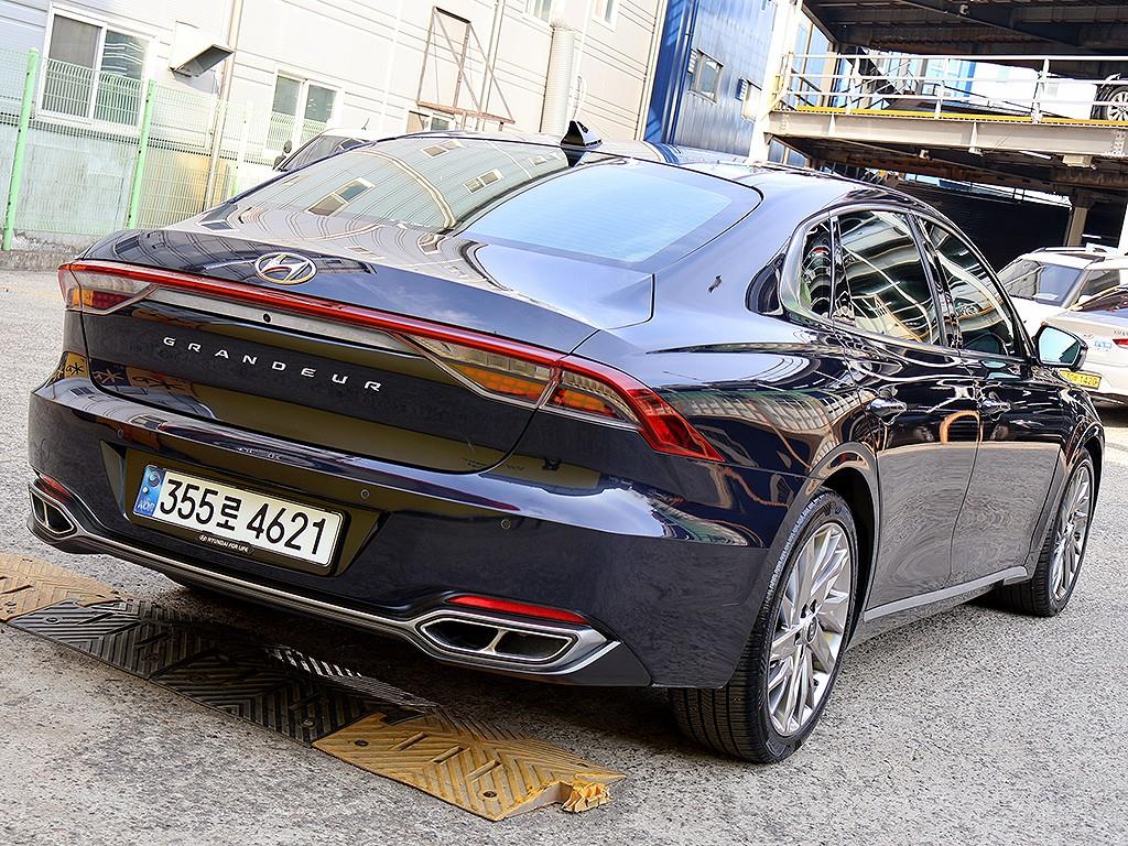 HYUNDAI Grandeur - Vista 7