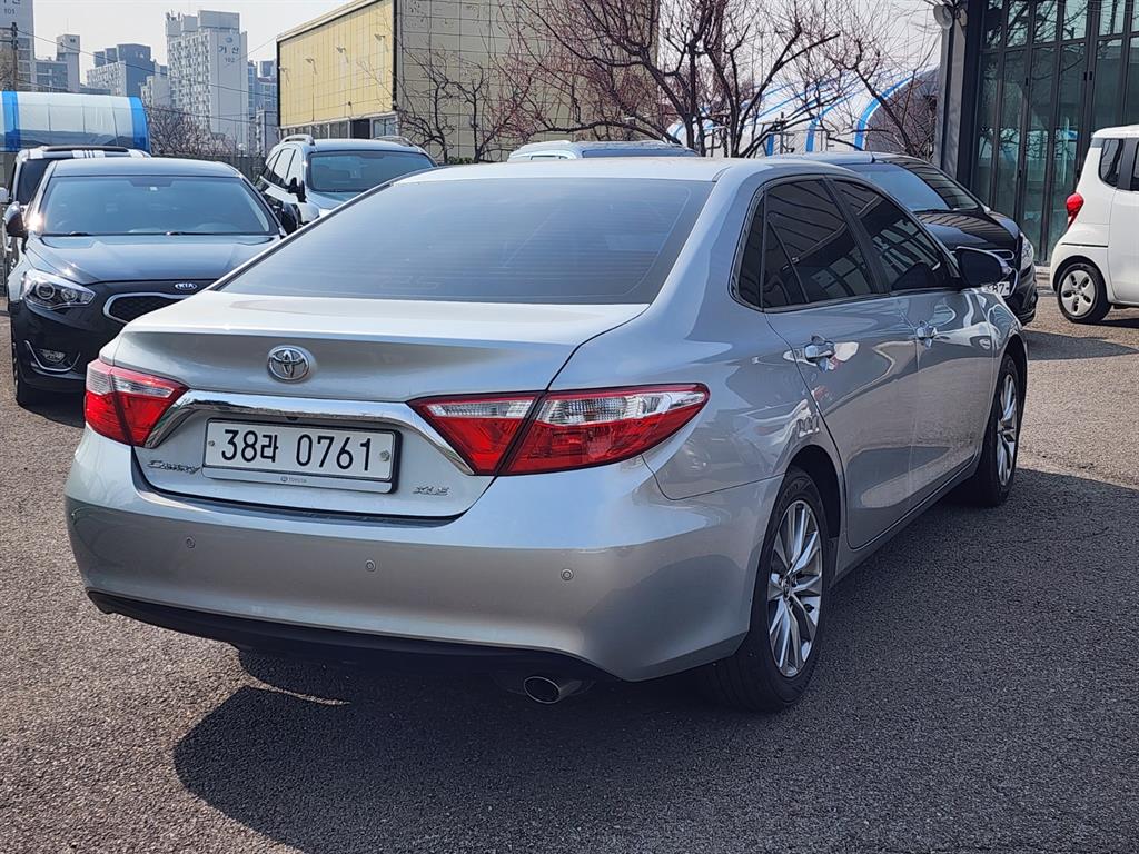 Toyota Camry - Vista 4