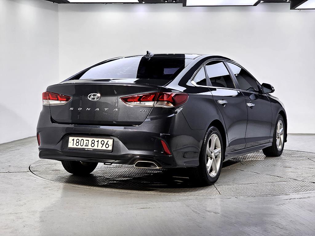 HYUNDAI Sonata - Vista 4