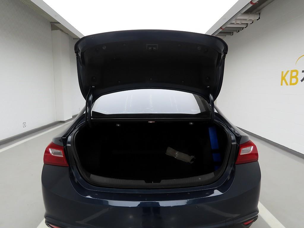 Chevrolet Malibu - Vista 5