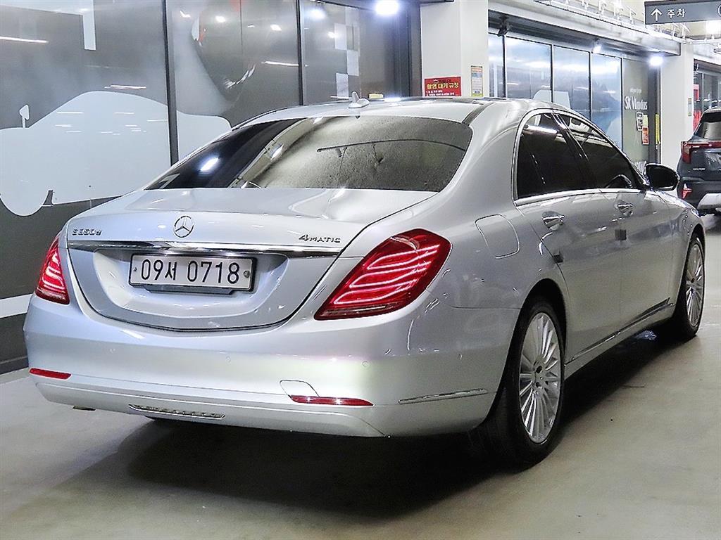 Mercedes Benz S Class - Vista 4