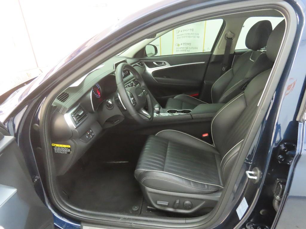 Genesis G70 - Vista 5