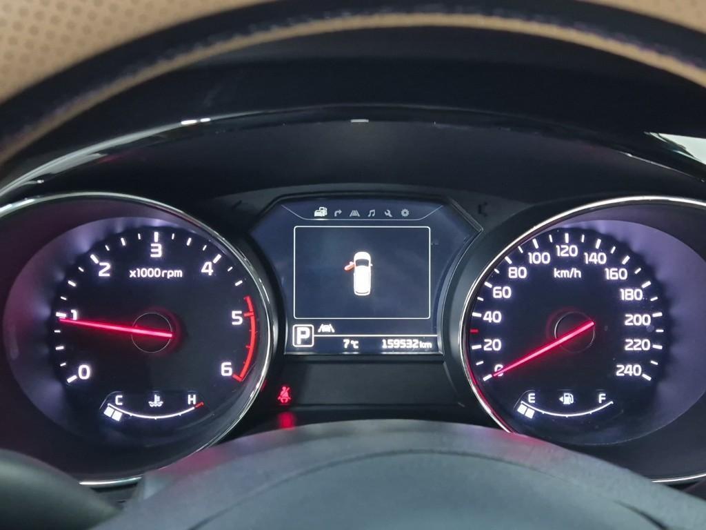 KIA Carnival - Vista 7