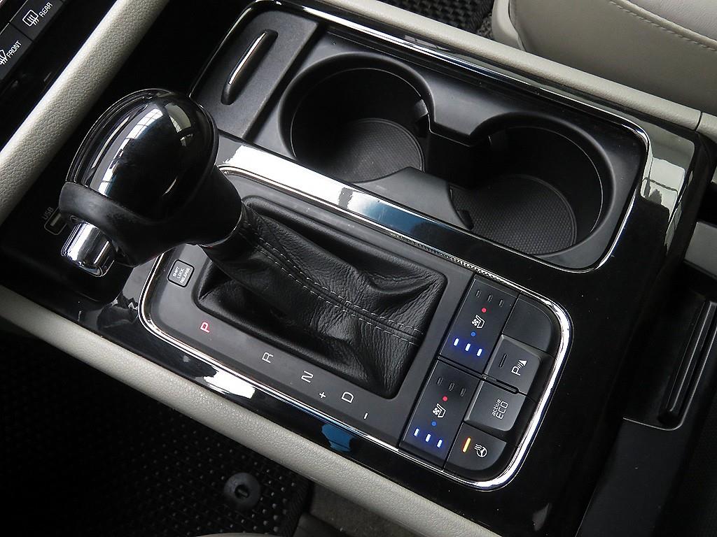 KIA Carnival 2016 Gris - Importación desde Corea - HF Imports Iquique - Foto 13