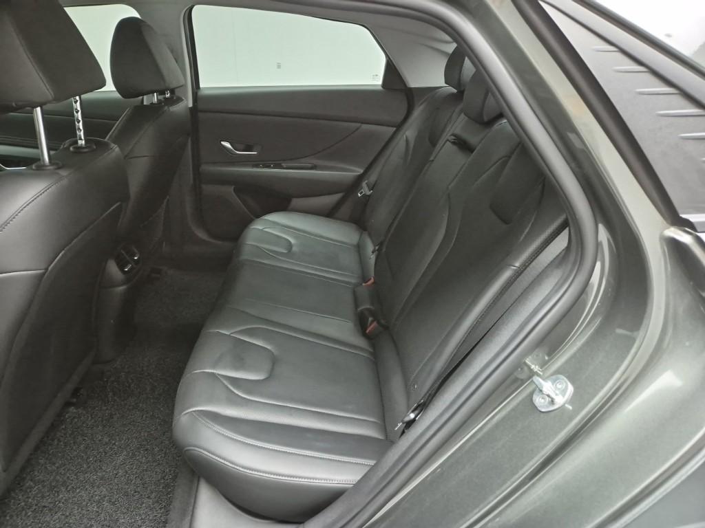 HYUNDAI Avante - Vista 12