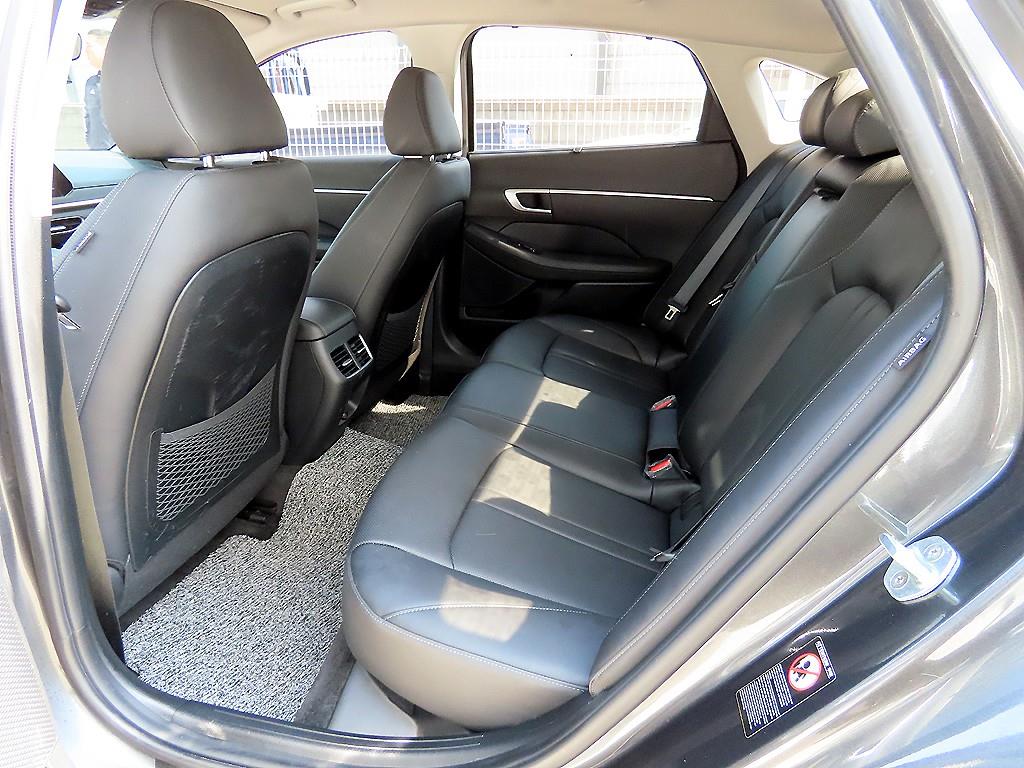 HYUNDAI Sonata - Vista 6