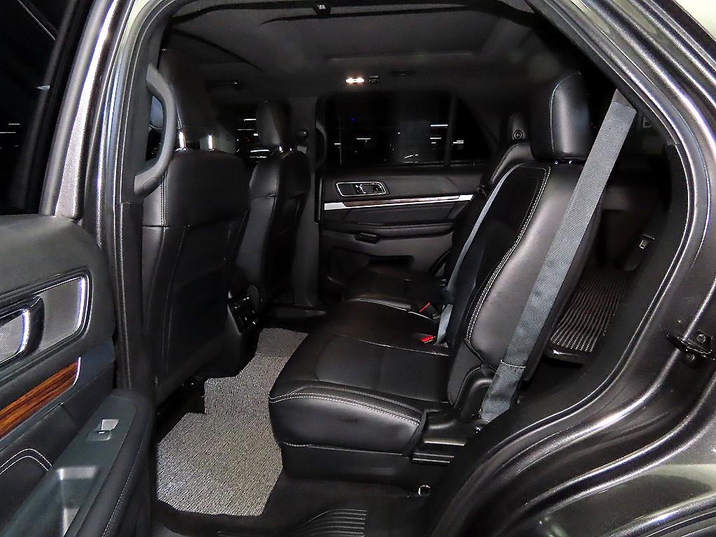 Ford Explorer - Vista 7