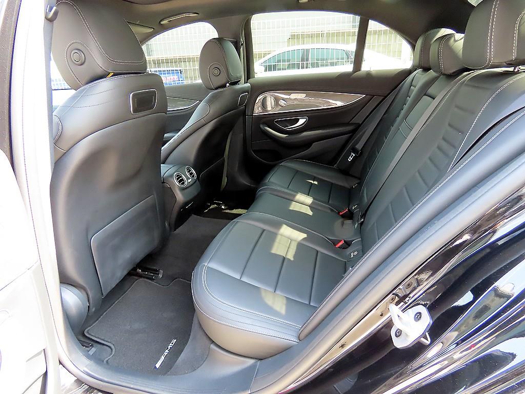 Mercedes Benz E class - Vista 6