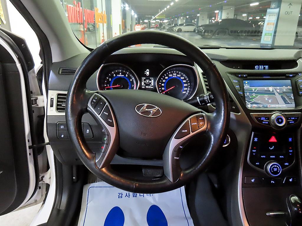 HYUNDAI Avante - Vista 8