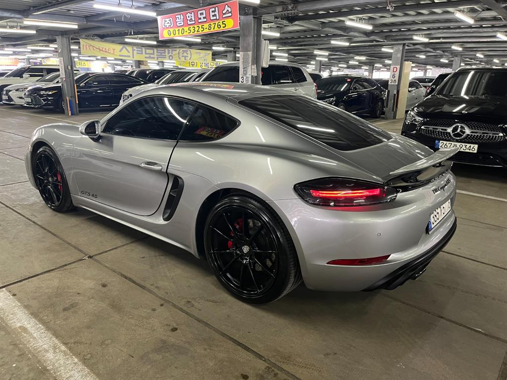 Porsche 718 - Vista 4