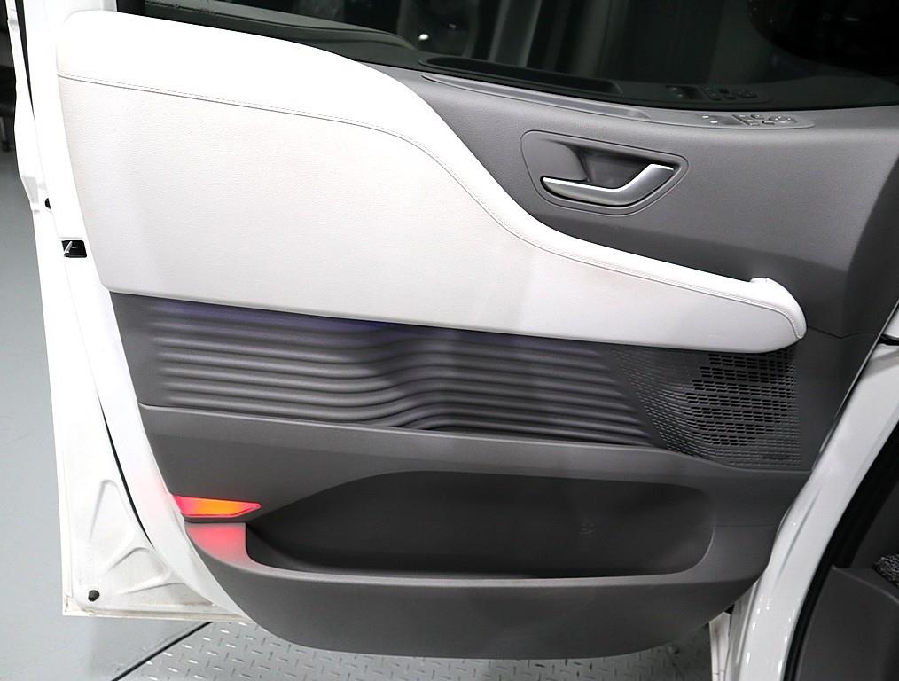 HYUNDAI Staria - Vista 8