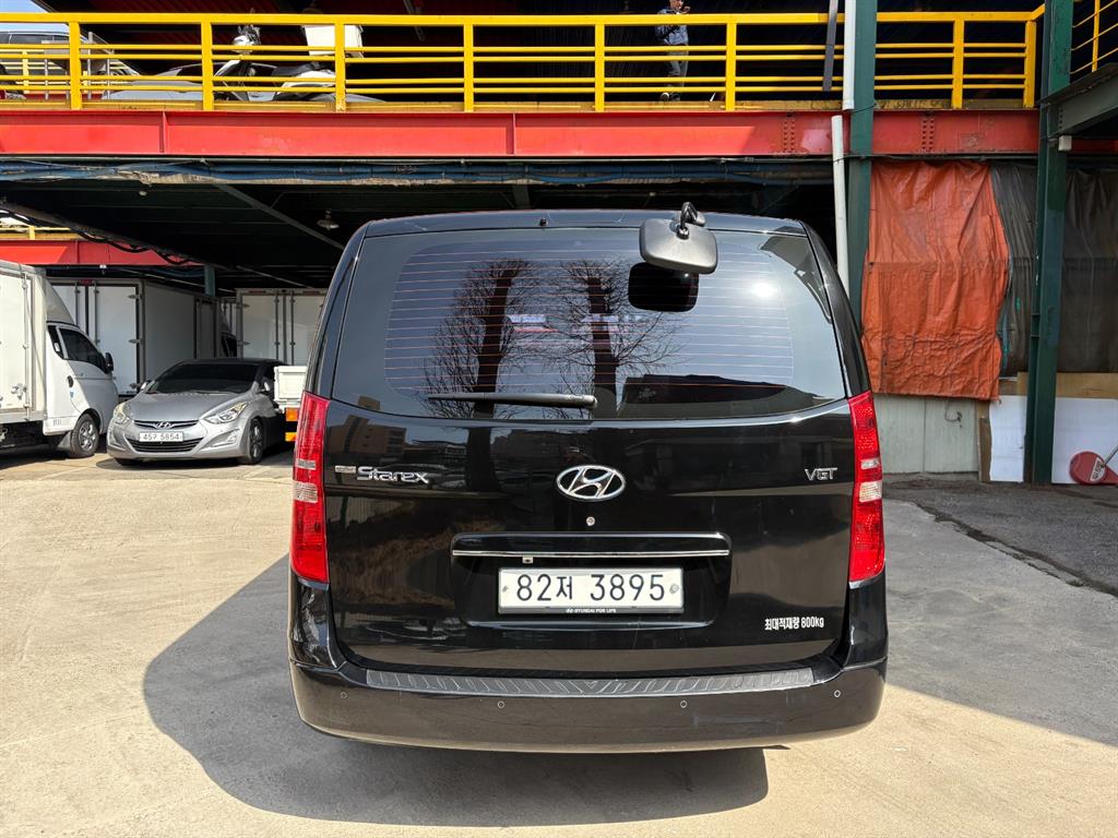 HYUNDAI Starex - Vista 4