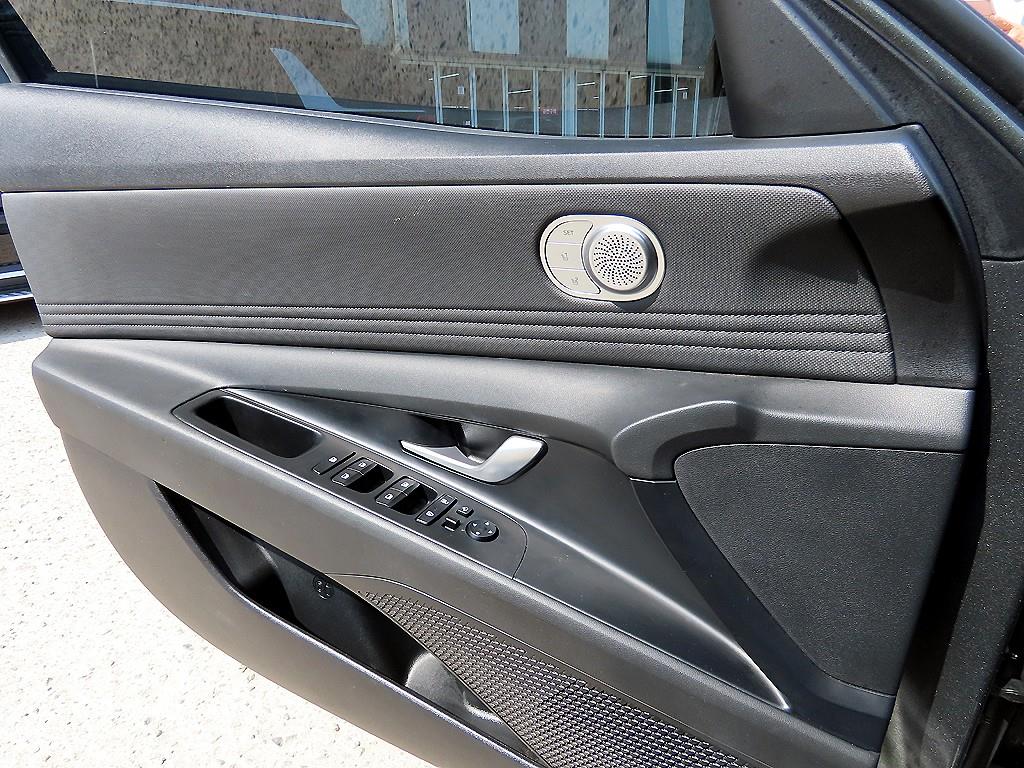 HYUNDAI Avante - Vista 11