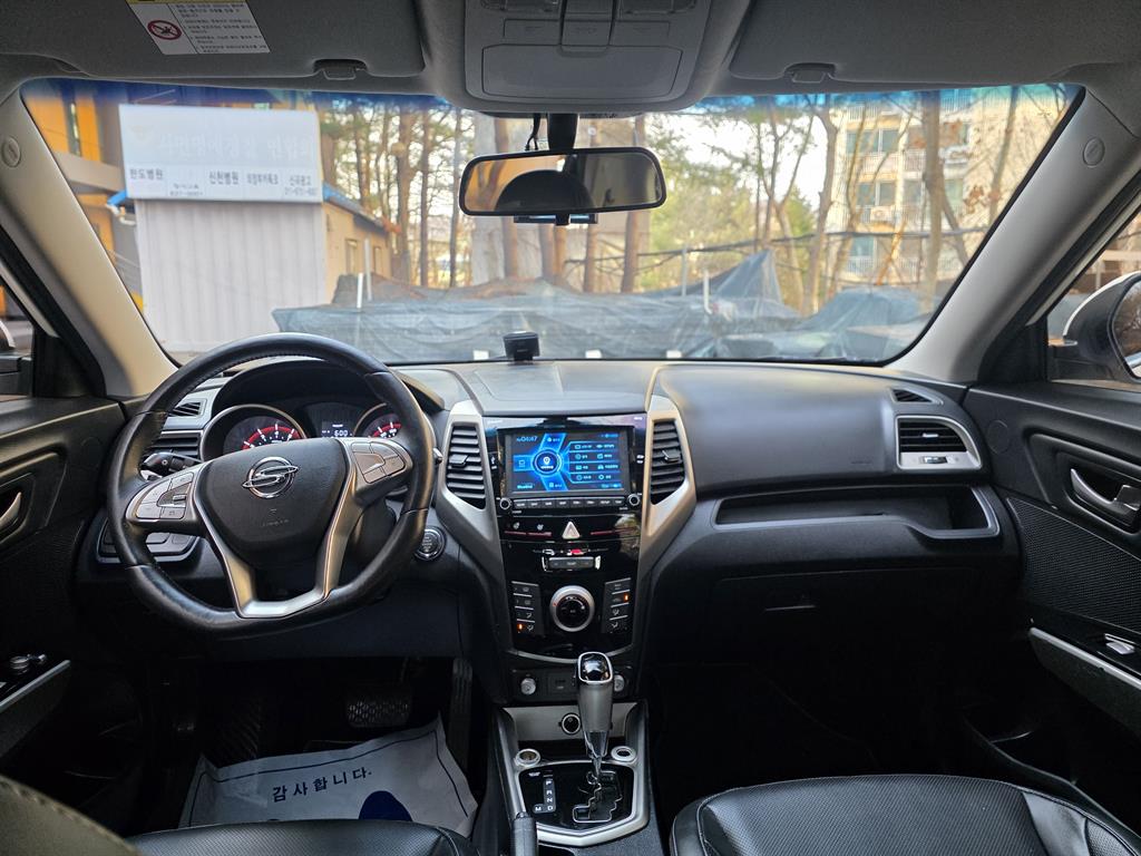 Ssangyong Tivoli - Vista 8