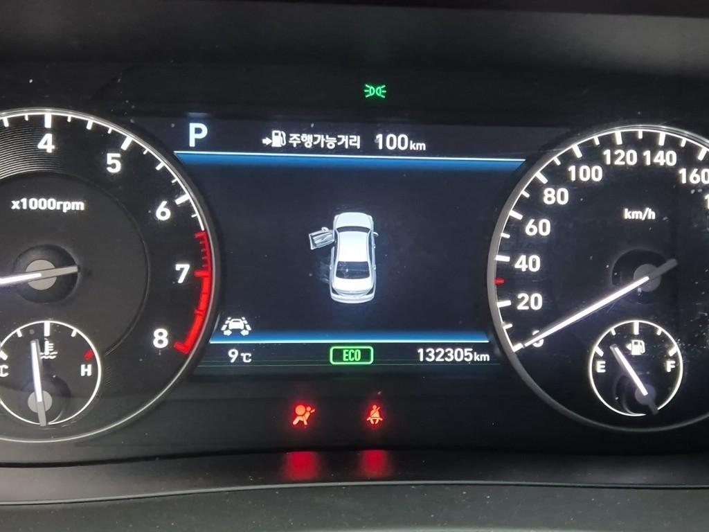 Genesis EQ900 - Vista 6