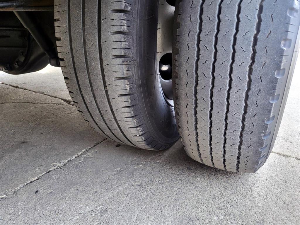 medium and large cargo truck - Vista 12