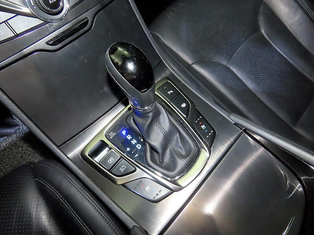 HYUNDAI Grandeur - Vista 12