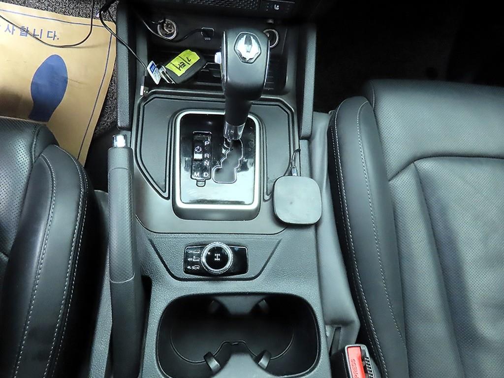 Ssangyong Rexton - Vista 10