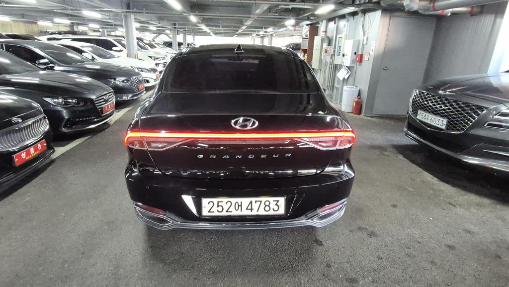 HYUNDAI Grandeur - Vista 4