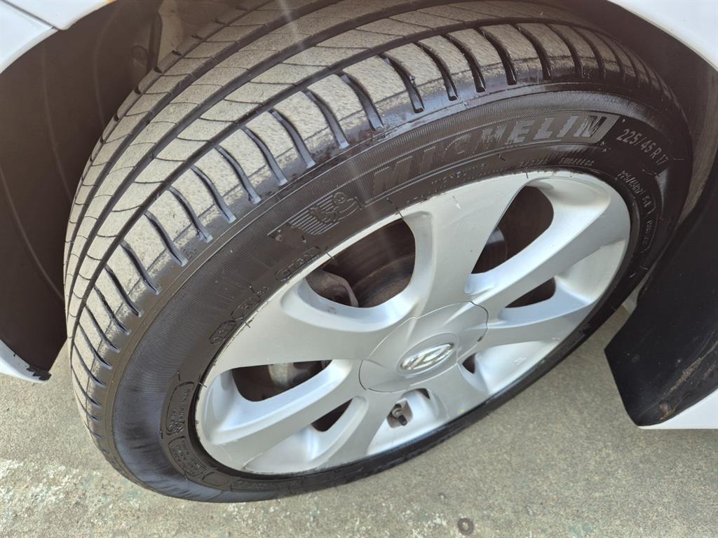 HYUNDAI Avante - Vista 7