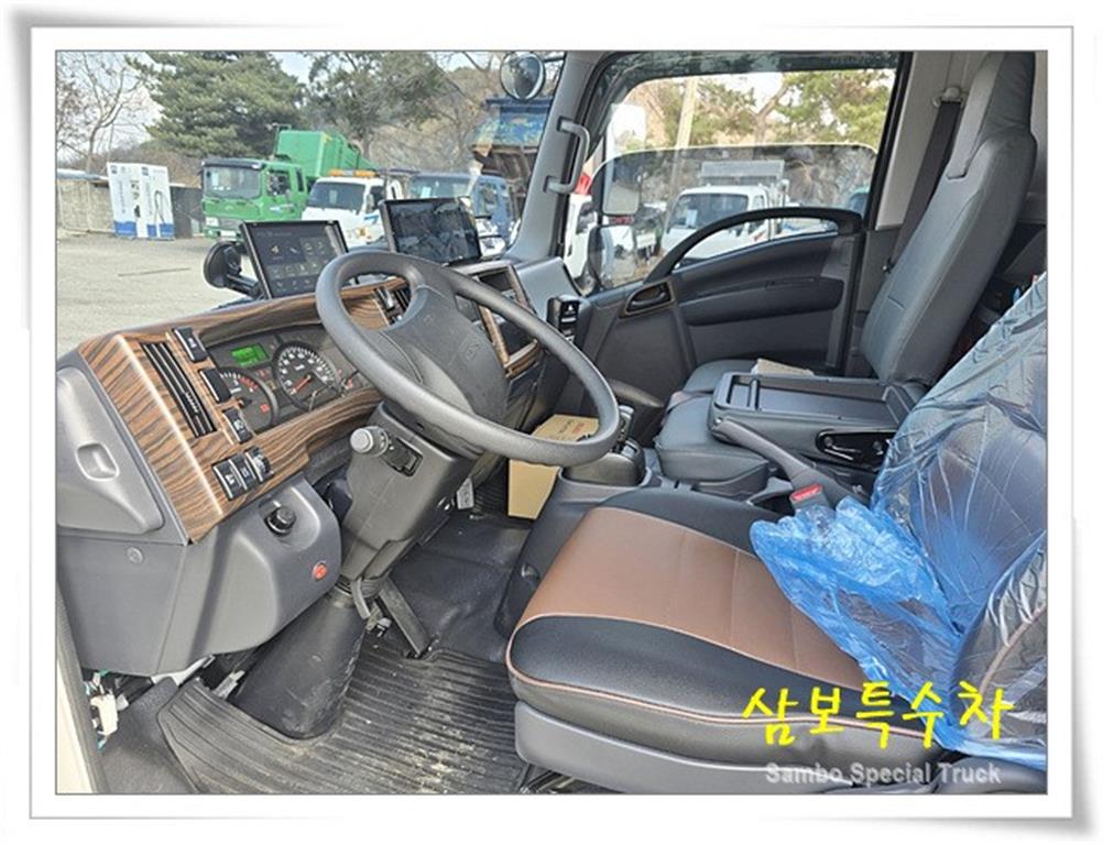 medium and large cargo truck - Vista 12