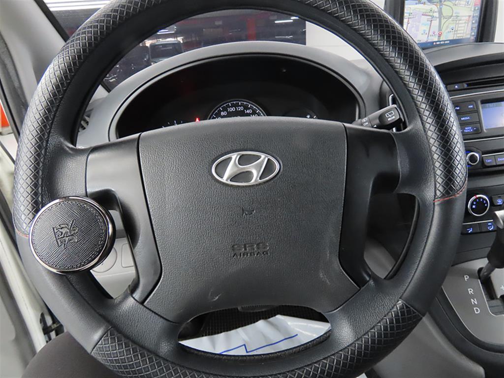 HYUNDAI Starex - Vista 8