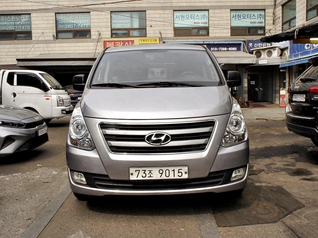 HYUNDAI Starex 2016 Plateado - Importación desde Corea - HF Imports Iquique - Foto 1