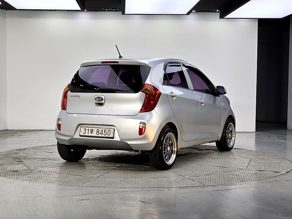 KIA Morning - Vista 4