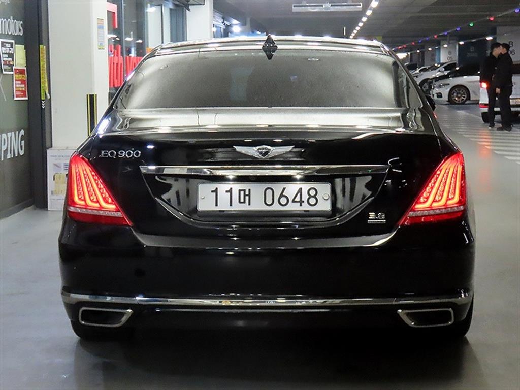 Genesis EQ900 - Vista 5