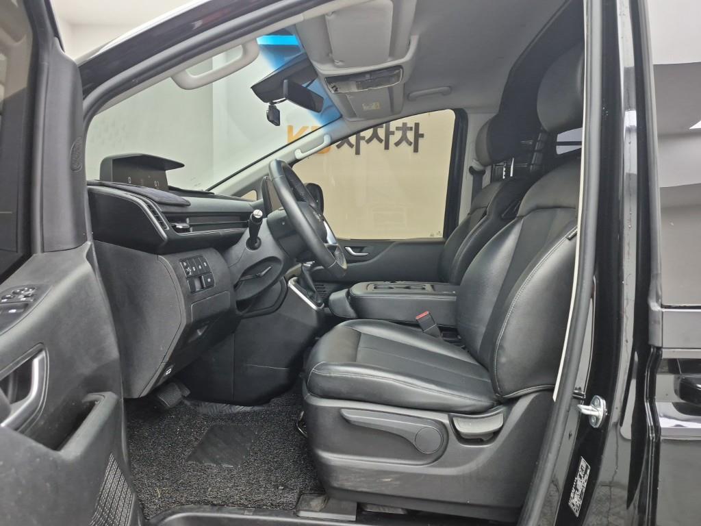 HYUNDAI Staria - Vista 11