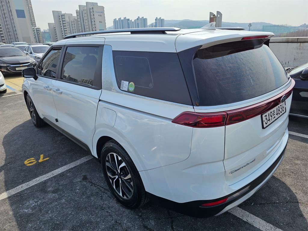 KIA Carnival - Vista 7