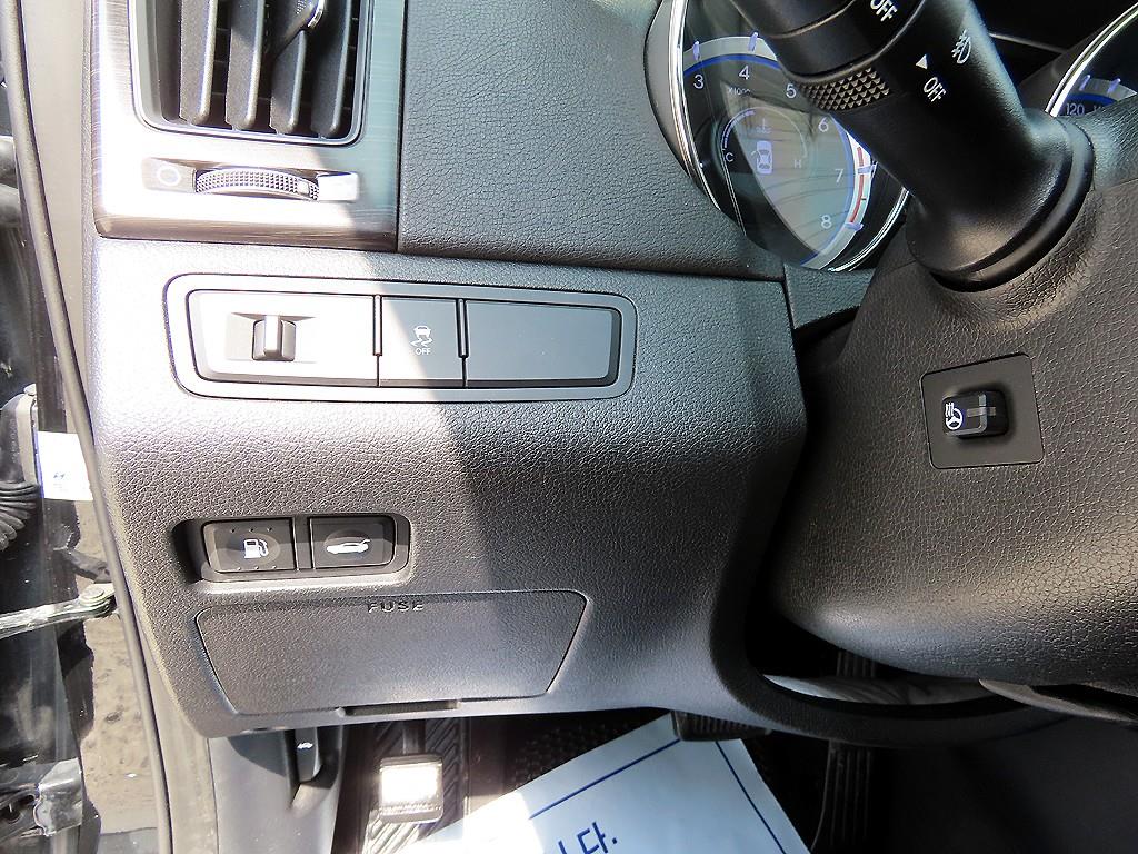 HYUNDAI Sonata - Vista 12