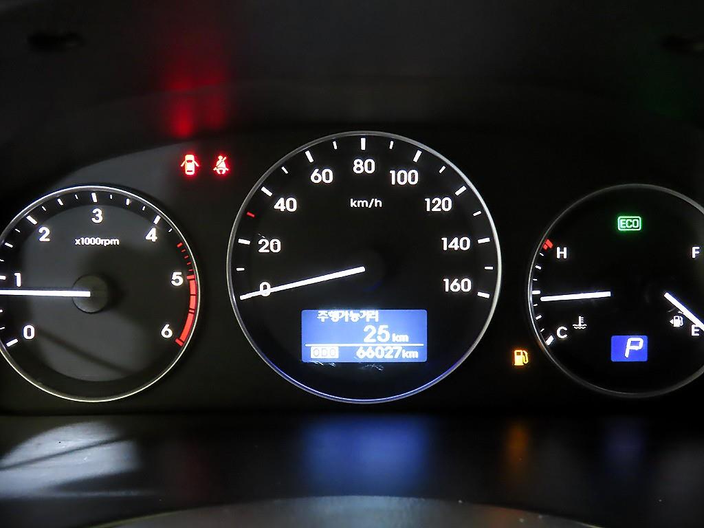 HYUNDAI Starex - Vista 9