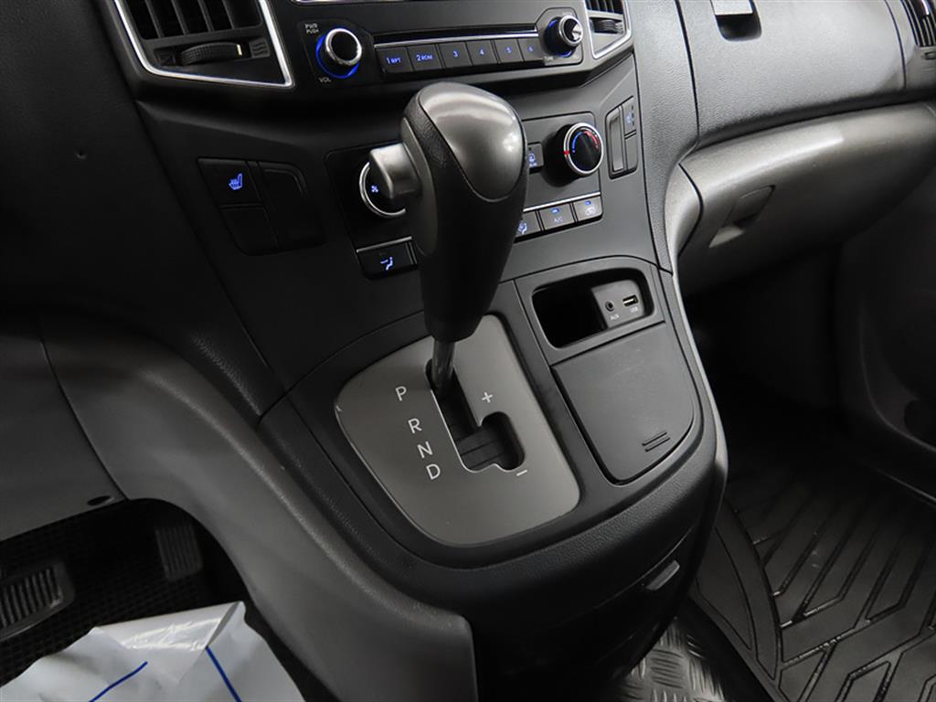HYUNDAI Starex - Vista 11