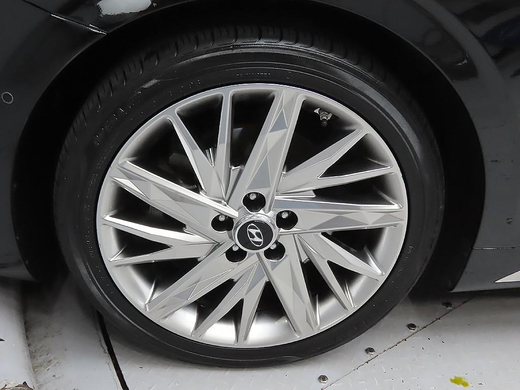 HYUNDAI Grandeur - Vista 9