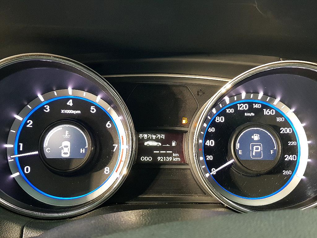 HYUNDAI Sonata - Vista 7