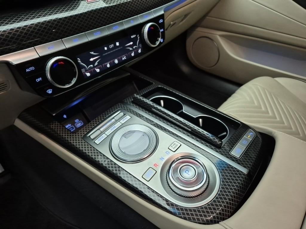 Genesis G80 - Vista 8