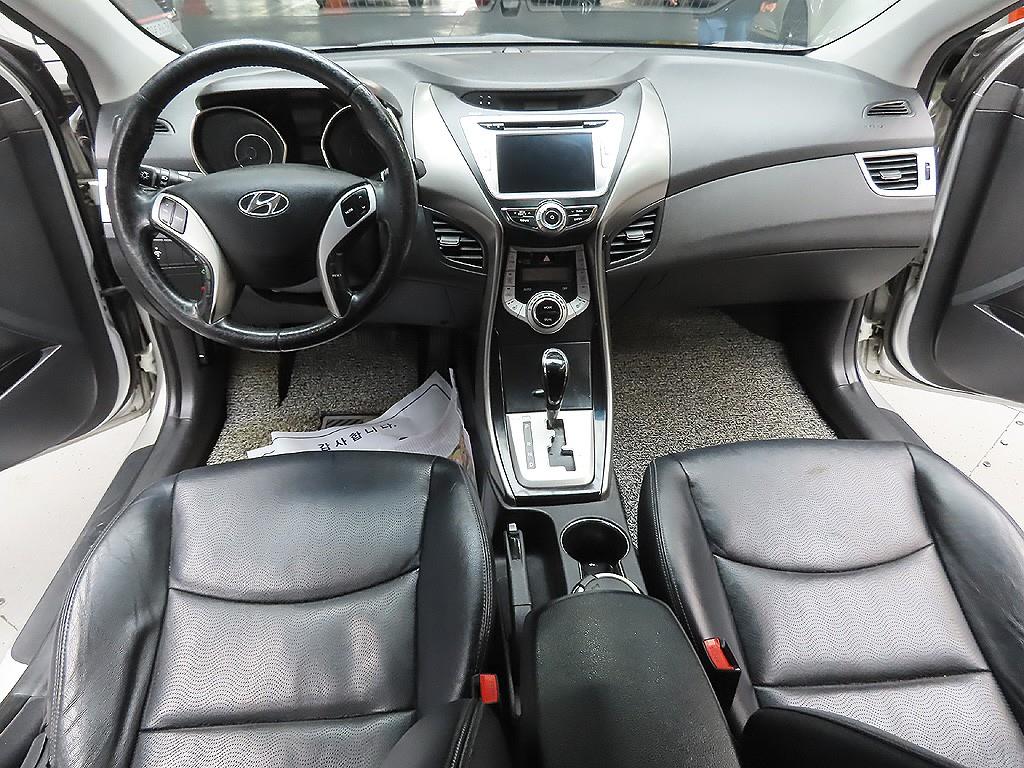 HYUNDAI Avante 2012 Plateado - Importación desde Corea - HF Imports Iquique - Foto 12