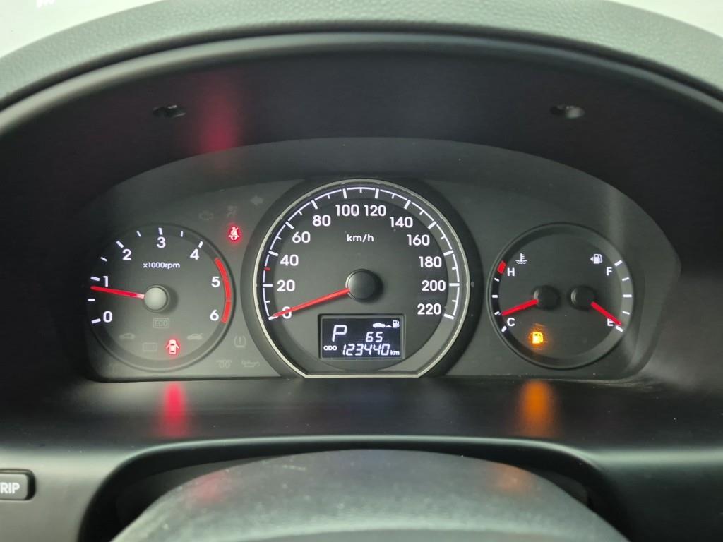 HYUNDAI Starex - Vista 7