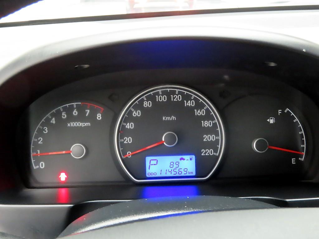 HYUNDAI Avante - Vista 5