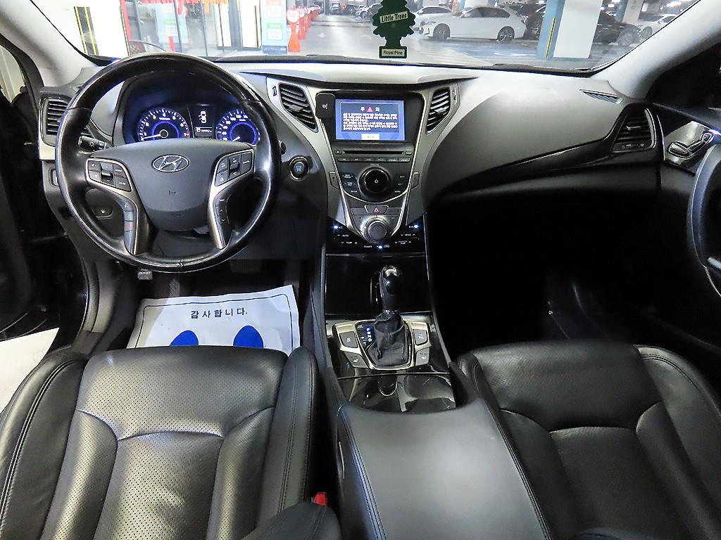 HYUNDAI Grandeur - Vista 10