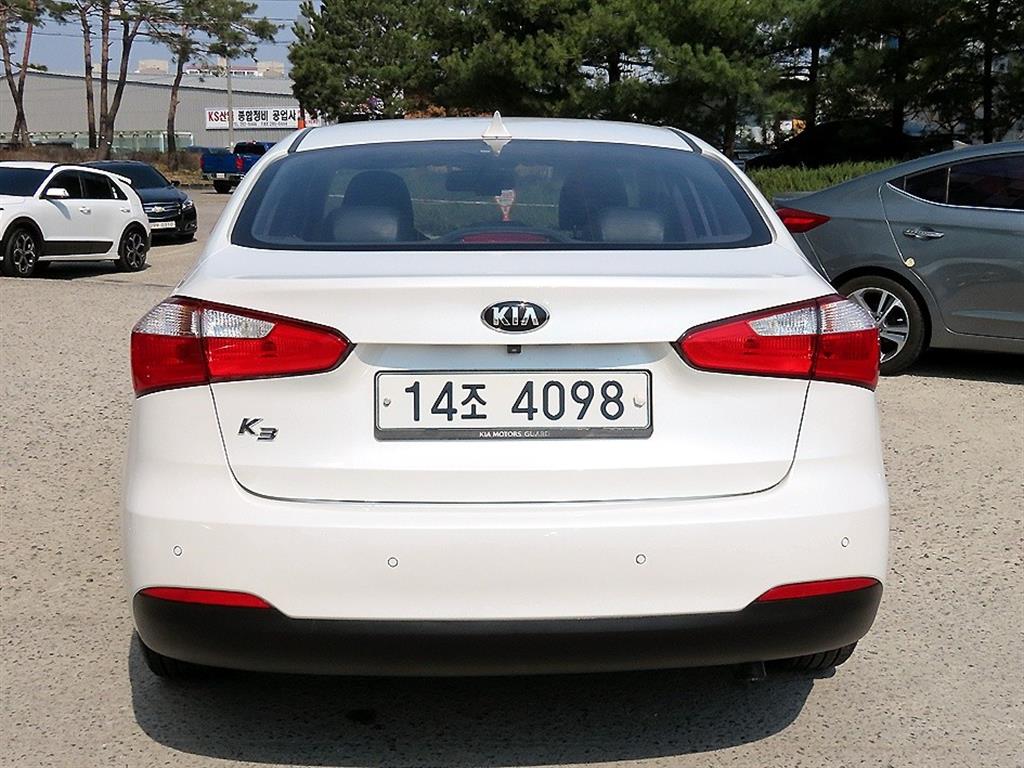KIA K3 - Vista 4