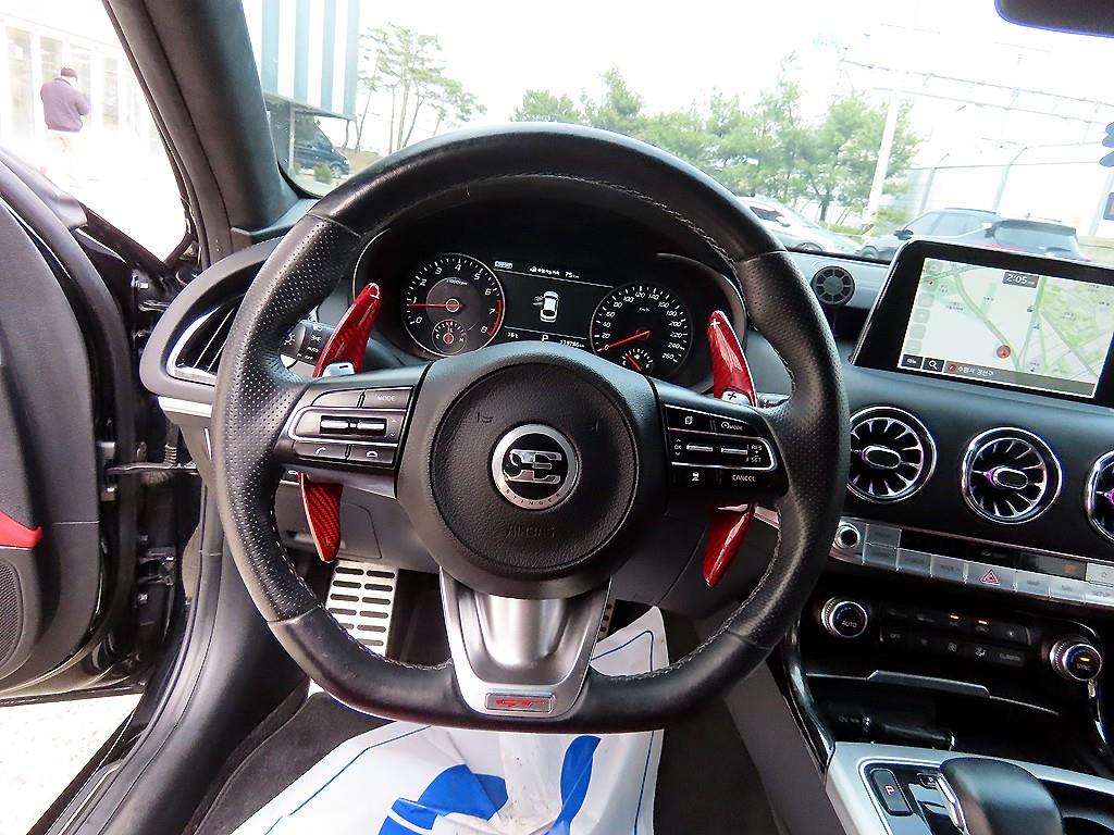 KIA Stinger - Vista 8